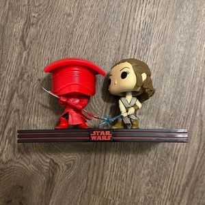 Funko Pop! Star Wars Movie Moment: The Last Jedi - Rey VS. Praetorian Guard!